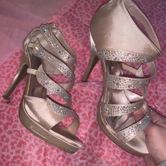 Cream nude bejewled heels - Picture 3 of 7
